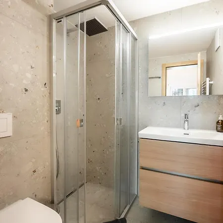 Omis Apartment *